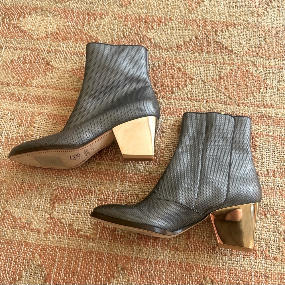 Zoe Lee Addis Bootie Size 40 Metallic Grey with Gold Heels Side Zip Ankle Boot - Picture 4 of 14